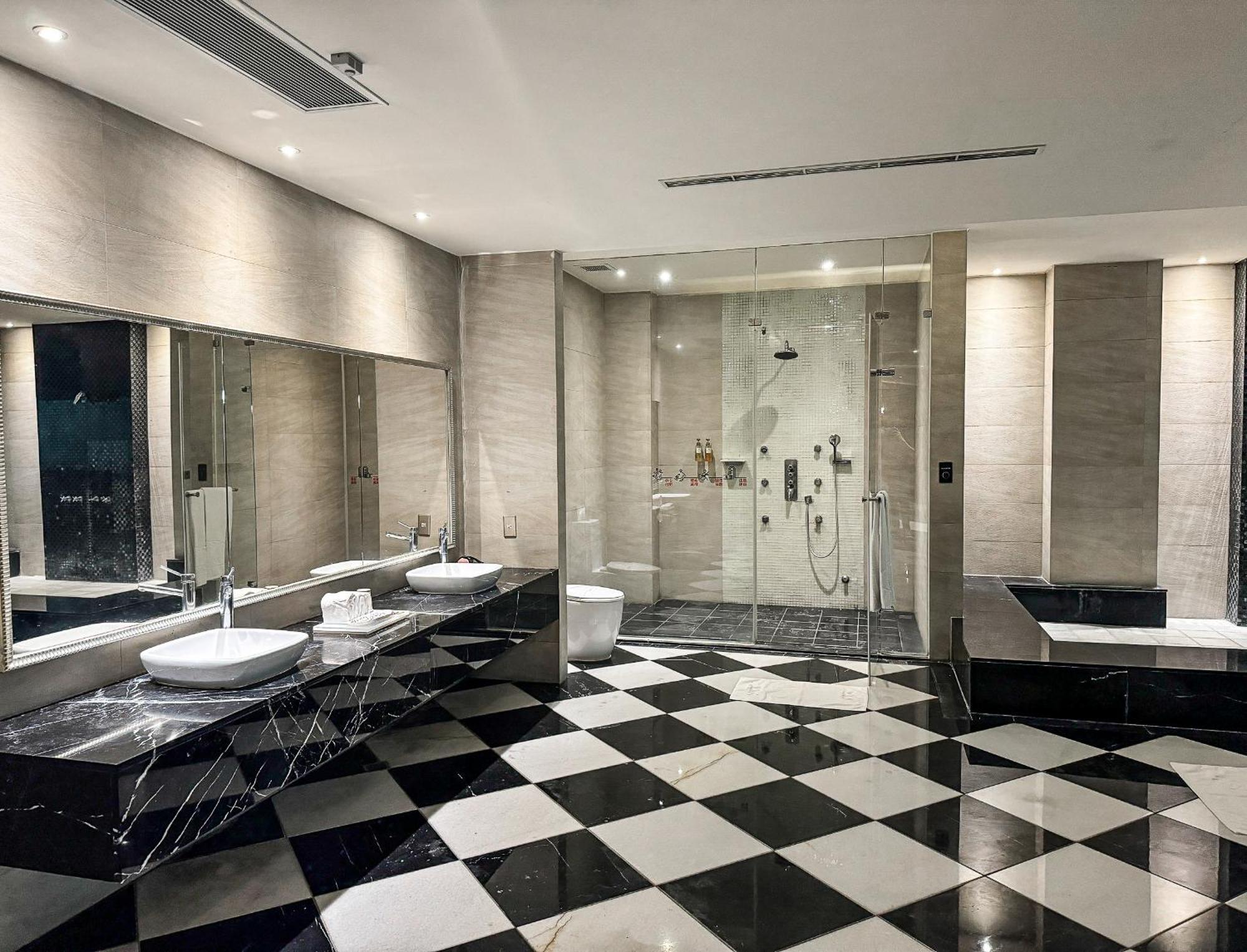 All-Ur Boutique Motel - Taichung Branch Eksteriør billede