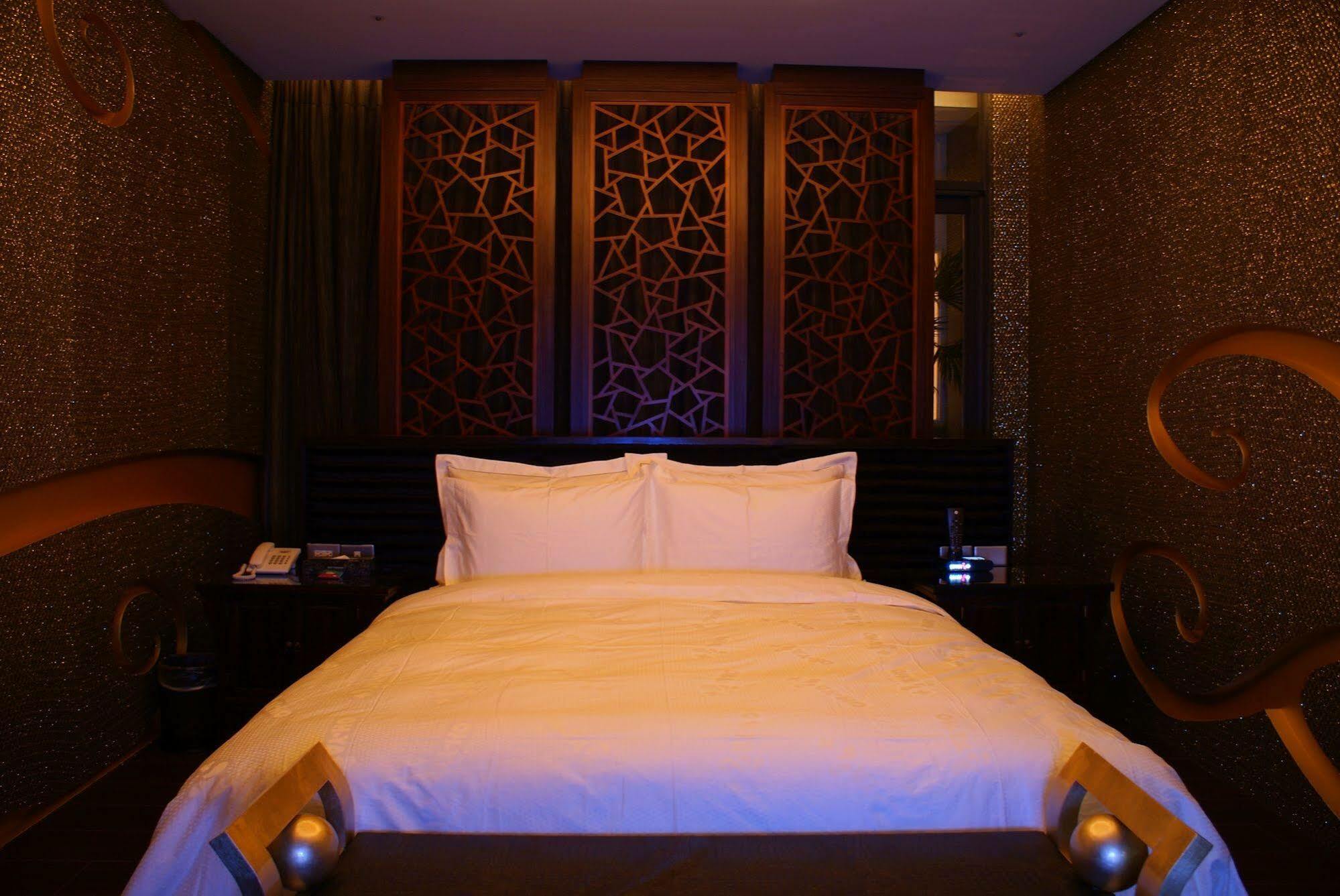 All-Ur Boutique Motel - Taichung Branch Eksteriør billede
